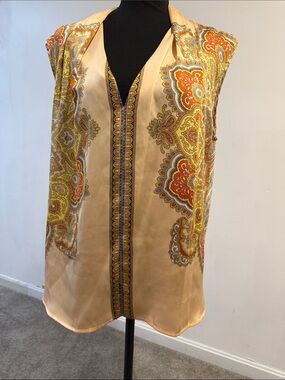 Sleeveless Paisley V-Neck Camisole in Peach and Orange